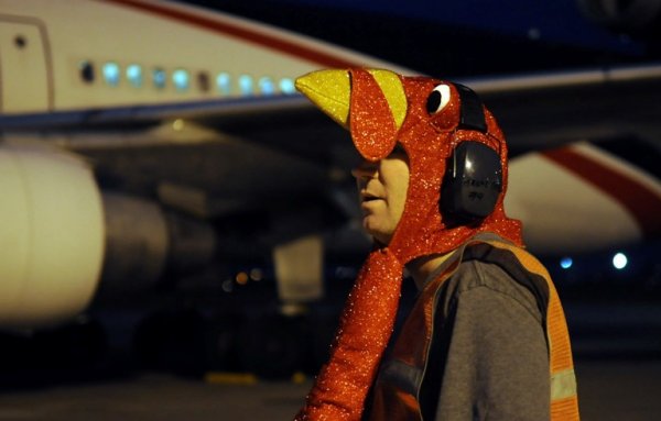 İNCİRLİK\'TE \'EKSPRES PATRİOT\'A HİNDİ KOSTÜMLÜ KARŞILAMA!