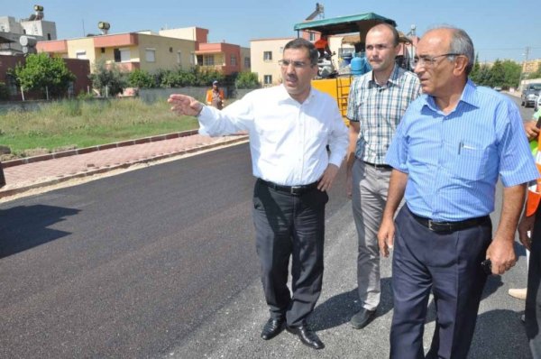 YÜREĞİR\'DE YOL ÇALIŞMALARI 